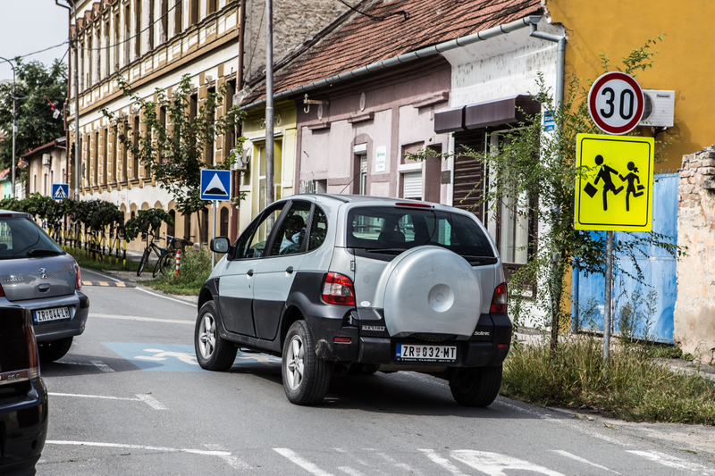 Illustration for article titled Euro cars photo dump